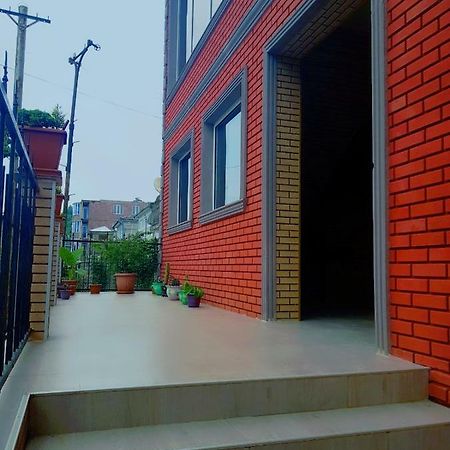 Holiday House Chkonia Hotel Batumi Luaran gambar