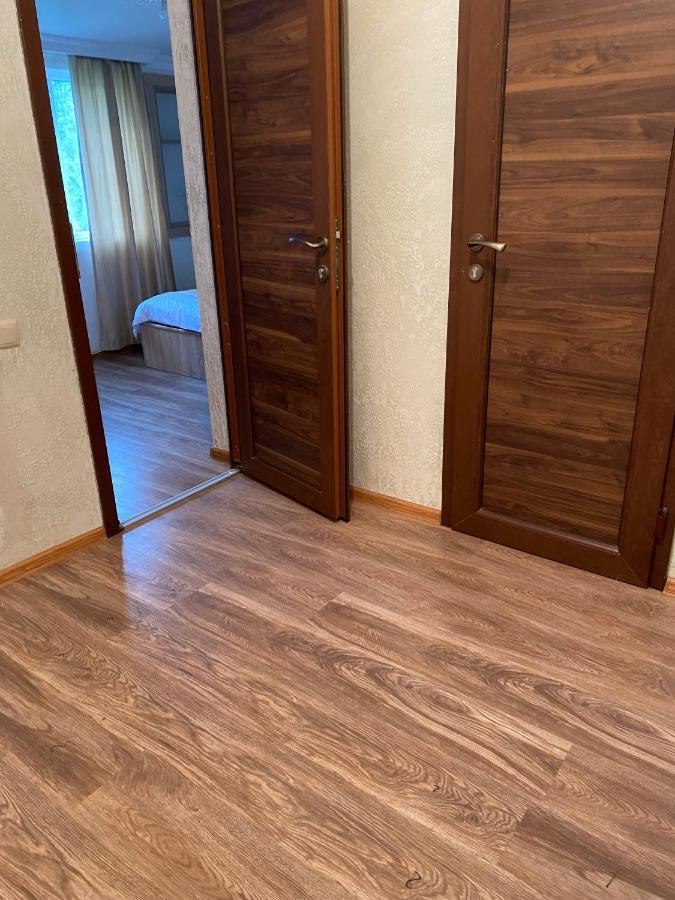 Holiday House Chkonia Hotel Batumi Luaran gambar