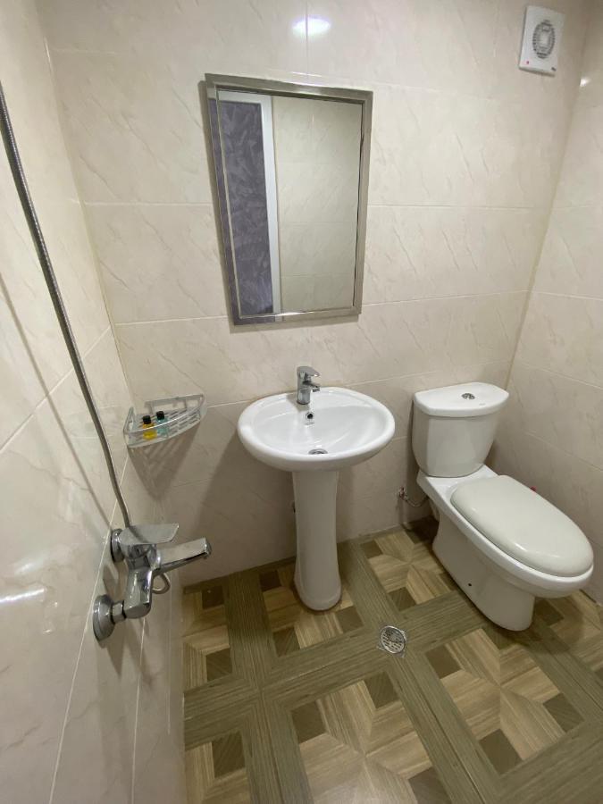 Holiday House Chkonia Hotel Batumi Luaran gambar