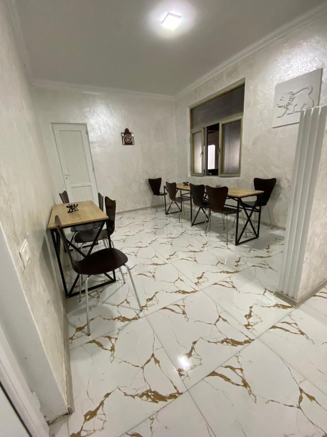 Holiday House Chkonia Hotel Batumi Luaran gambar
