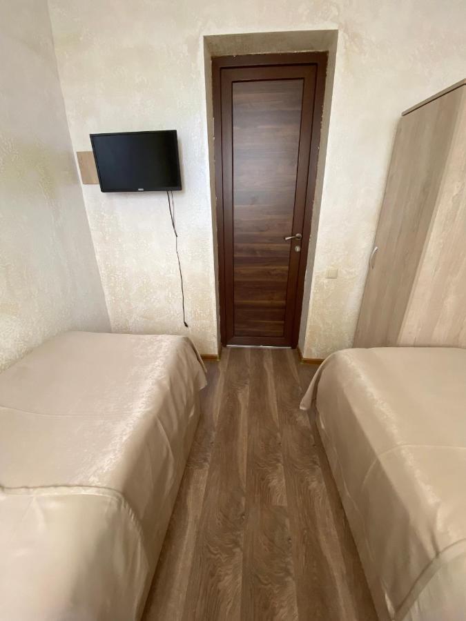 Holiday House Chkonia Hotel Batumi Luaran gambar