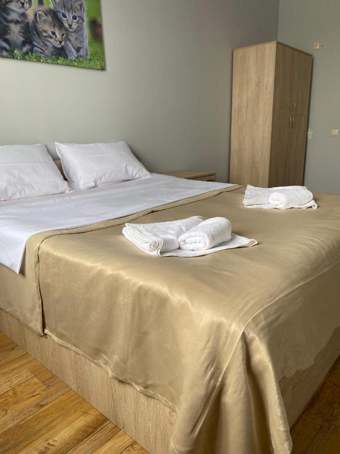 Holiday House Chkonia Hotel Batumi Luaran gambar