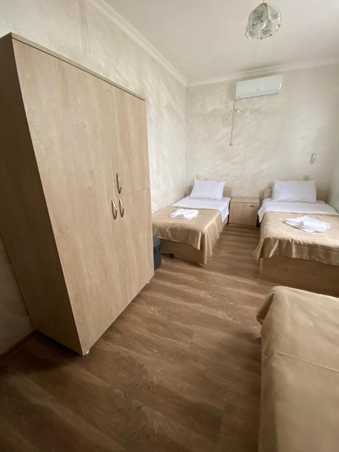 Holiday House Chkonia Hotel Batumi Luaran gambar