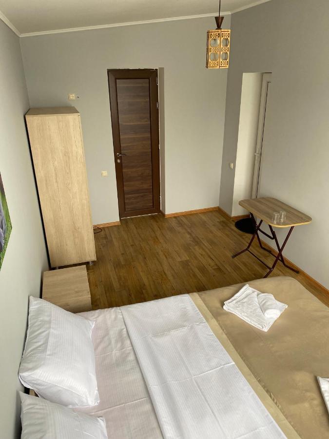Holiday House Chkonia Hotel Batumi Luaran gambar