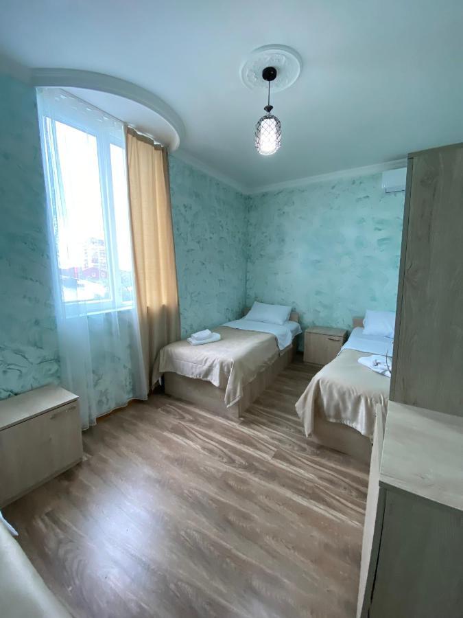 Holiday House Chkonia Hotel Batumi Luaran gambar