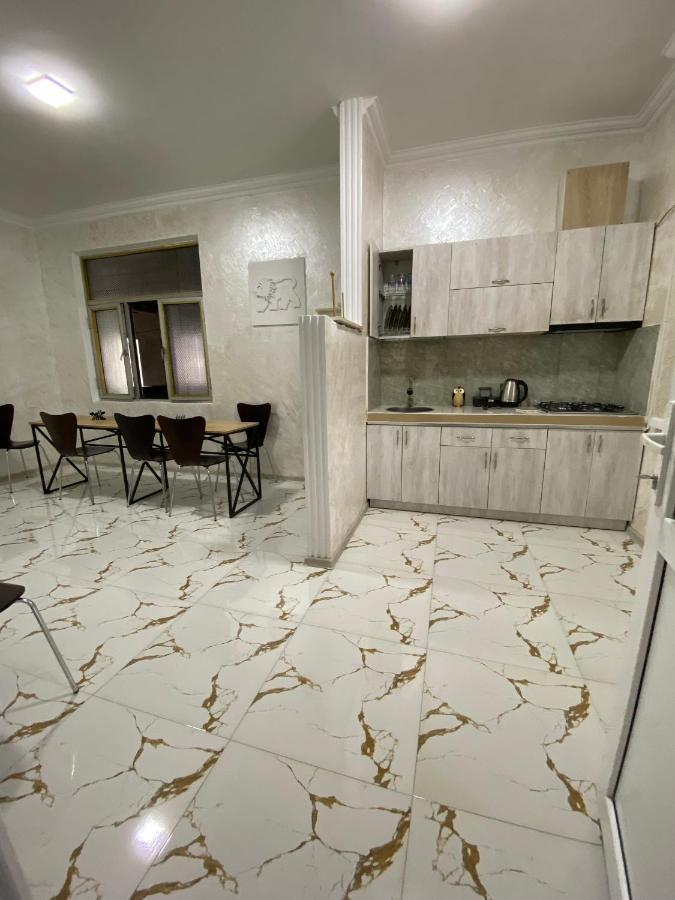 Holiday House Chkonia Hotel Batumi Luaran gambar
