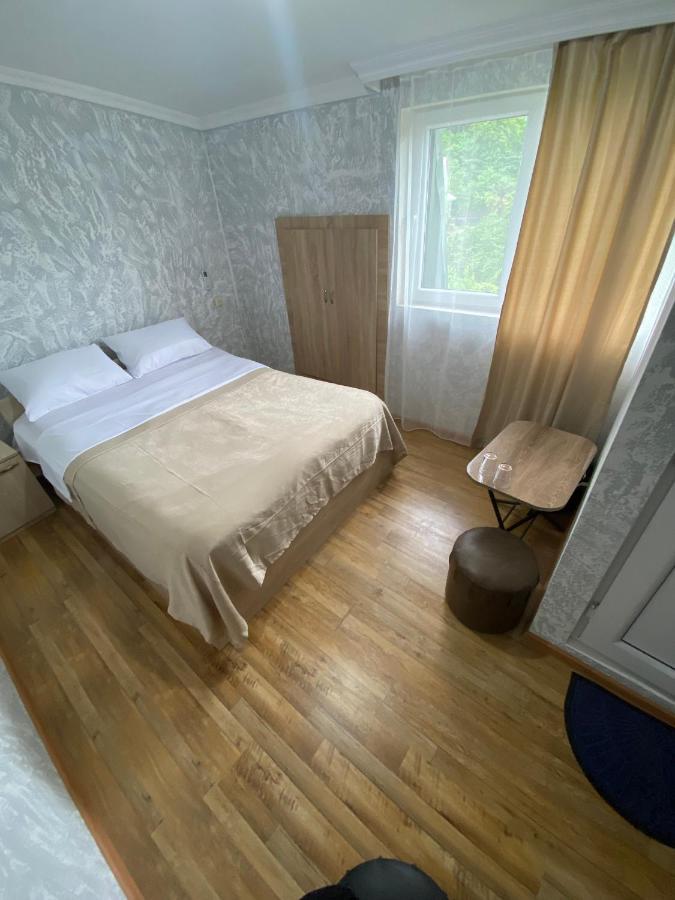 Holiday House Chkonia Hotel Batumi Luaran gambar