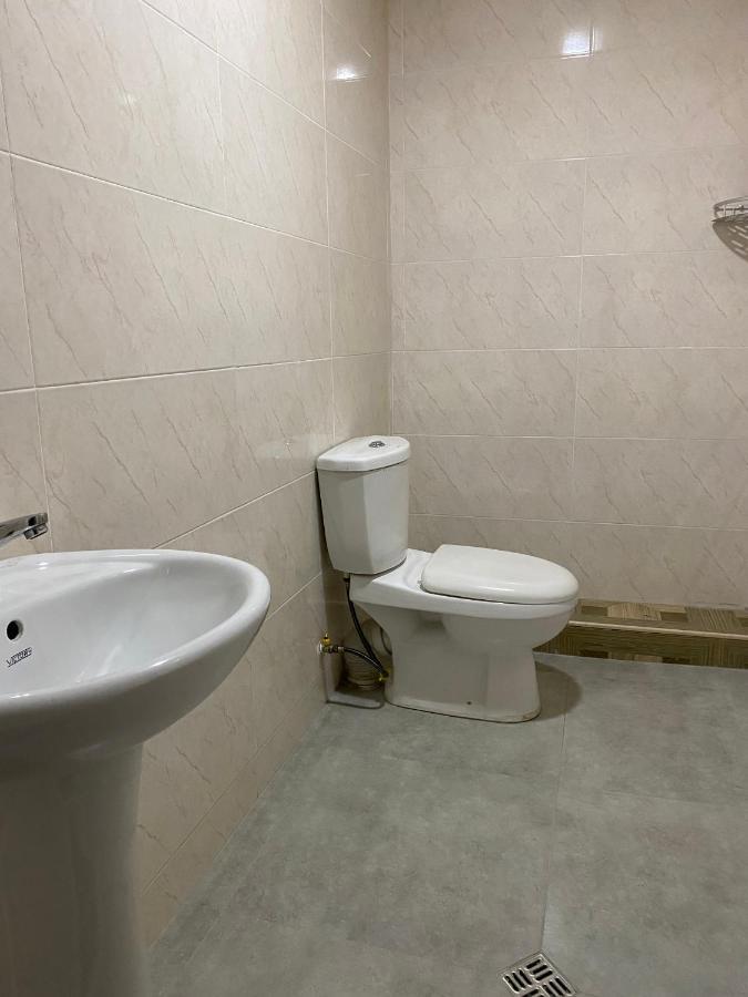Holiday House Chkonia Hotel Batumi Luaran gambar