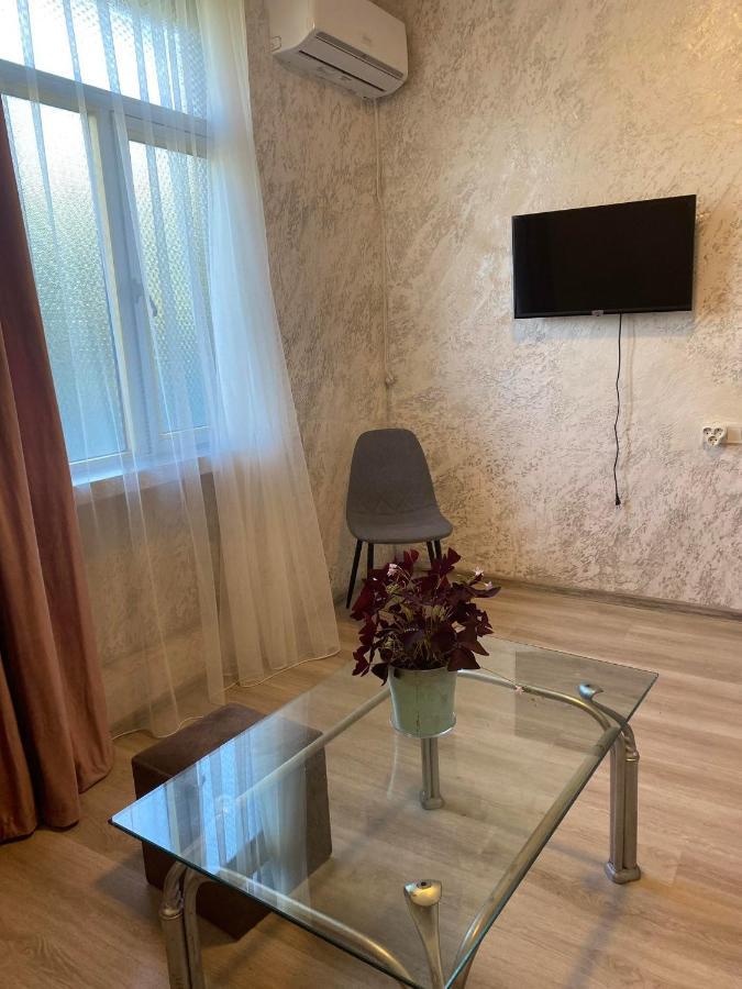 Holiday House Chkonia Hotel Batumi Luaran gambar