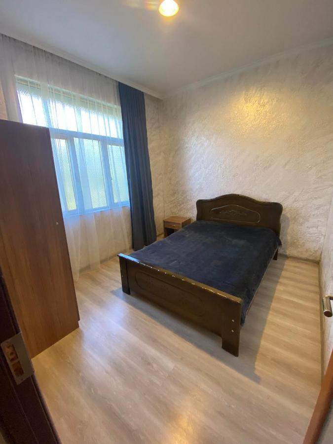 Holiday House Chkonia Hotel Batumi Luaran gambar