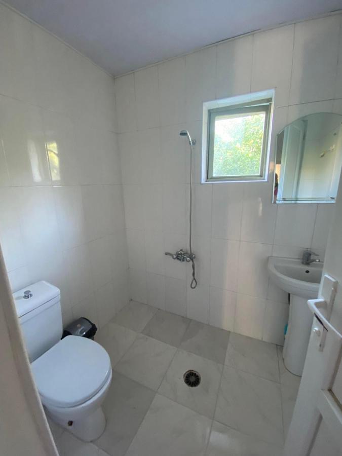 Holiday House Chkonia Hotel Batumi Luaran gambar