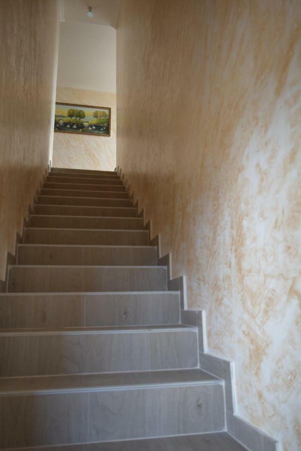 Holiday House Chkonia Hotel Batumi Luaran gambar